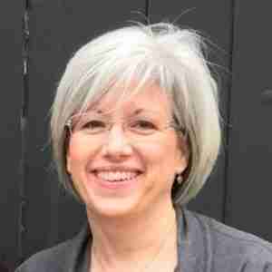 Head Shot - Carolyn Cuzzone, CTA