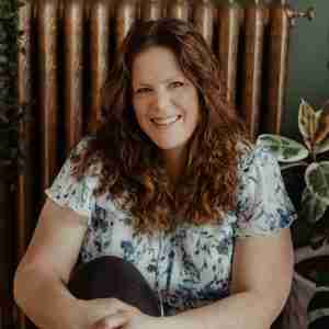 Head Shot - Glenda Beagle - SPEAKER, BUSINESS COACH, FOUNDER - ART OF SELLING TRAVEL