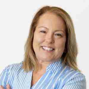 Head Shot Stacey Cabell - FOUNDER AND OWNER - STARSTUFF TRAVEL