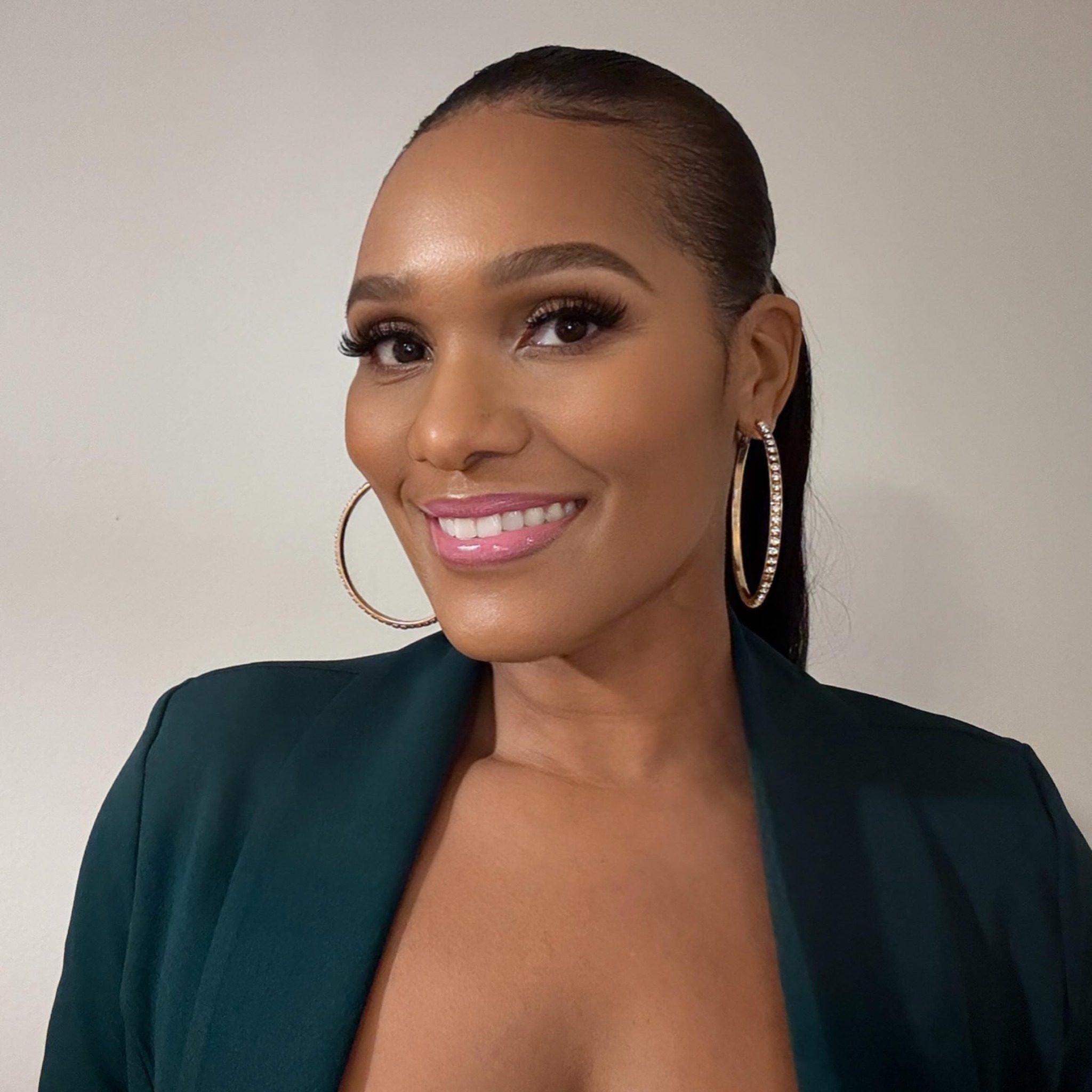 Ebony Starr, CTA profile photo